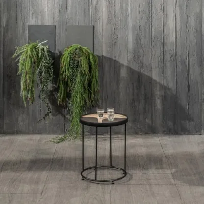 Tavolino Alok in legno con inserto in pietra e struttura in metallo di Stones