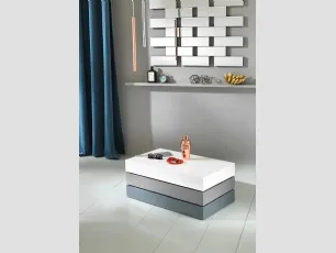 Tavolino Twist 3 in MDF composto da tre ripiani contenitori girevoli laccati, bianco, grigio chiaro e grigio scuro di Stones