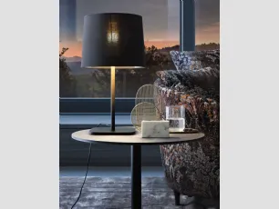 Lampada da tavolo Hygge con paralume in tessuto e base in metallo di Le Comfort