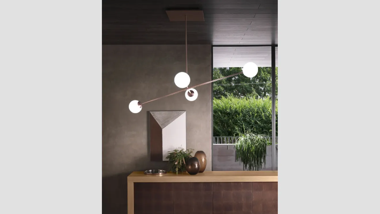 Lampada a sospensione Meridian S4 in metallo con 4 globi in vetro bianco satinato di Riflessi