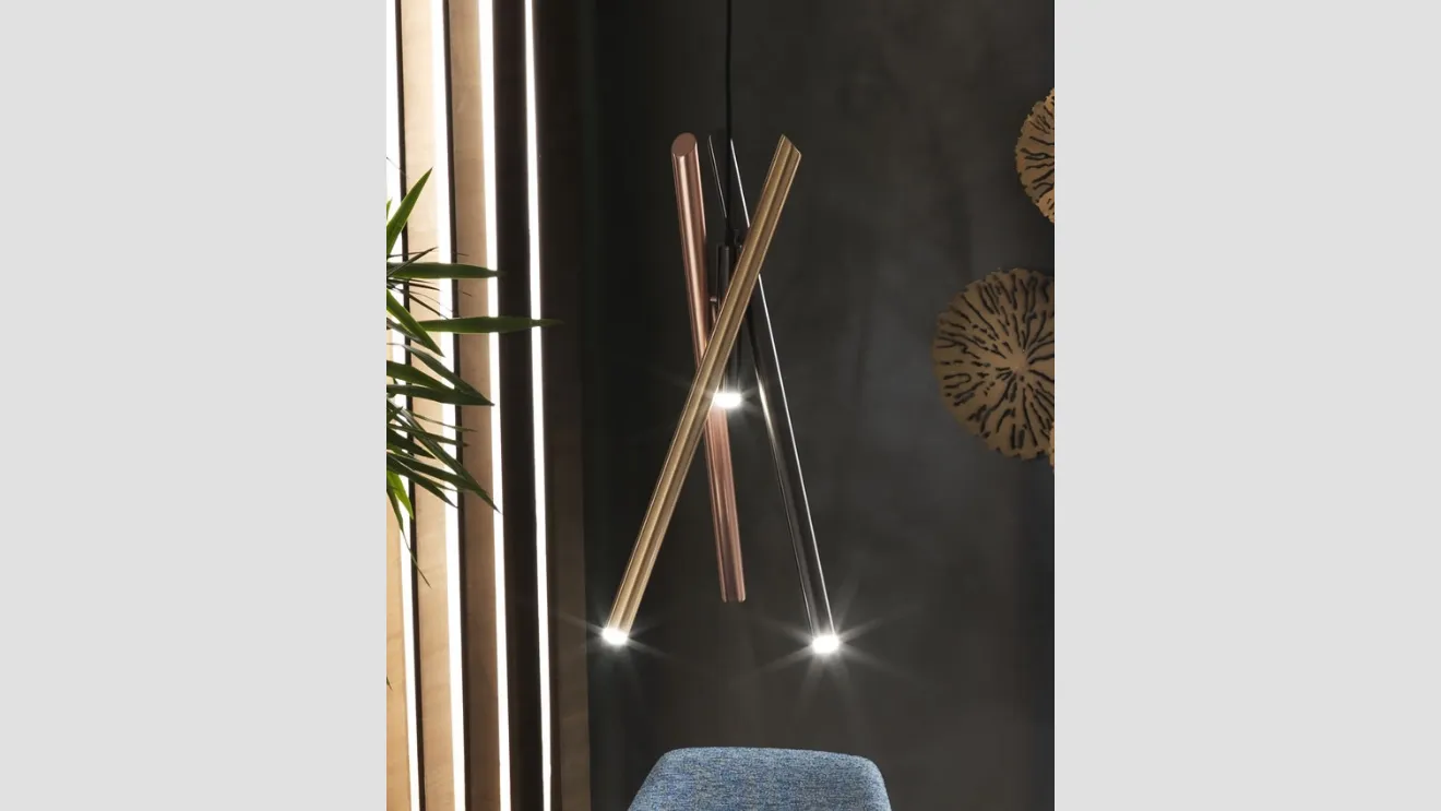 Lampada a sospensione Shangai S3 composta da tre tubolari metallici verniciati con trattamento satinato galvanico di Riflessi