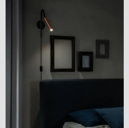 Lampada da parete Vega a tubo in metallo nichelato di Stones