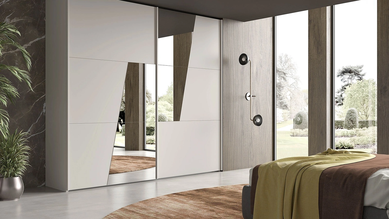Armadio scorrevole 05 con inserti a specchio di Felver