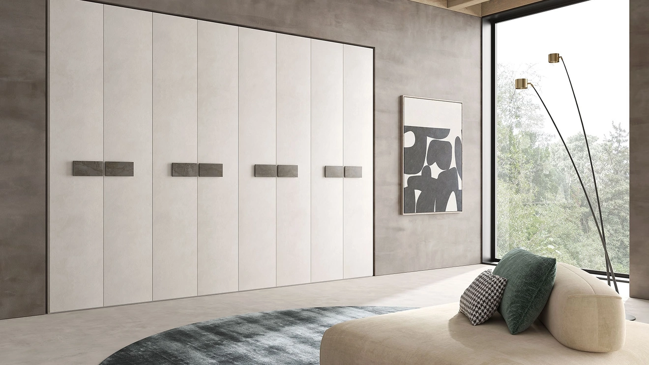 Armadio su misura con ante battenti Composizione 07 di Felver