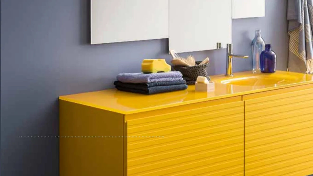 Mobile da bagno sospeso in laccato opaco e top in vetro lucido giallo Memento 05 di Birex