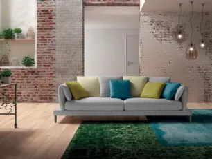 Divano lineare moderno in tessuto Upper Twist di Samoa