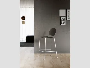Sgabello Lisa L in multistrato di Rovere e struttura in acciaio verniciato di Arredo3