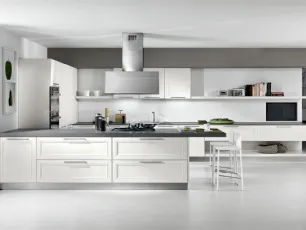 Cucina Classica Itaca angolare a ferro di cavallo in legno massello di Frassino laccato Bianco a poro aperto di Arredo3