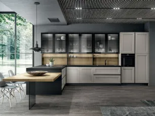 Cucina Moderna angolare con penisola in laccato opaco Nebbia, laminato Rovere biondo, vetro fumè e top in Fenix Nero Meg di Arredo3