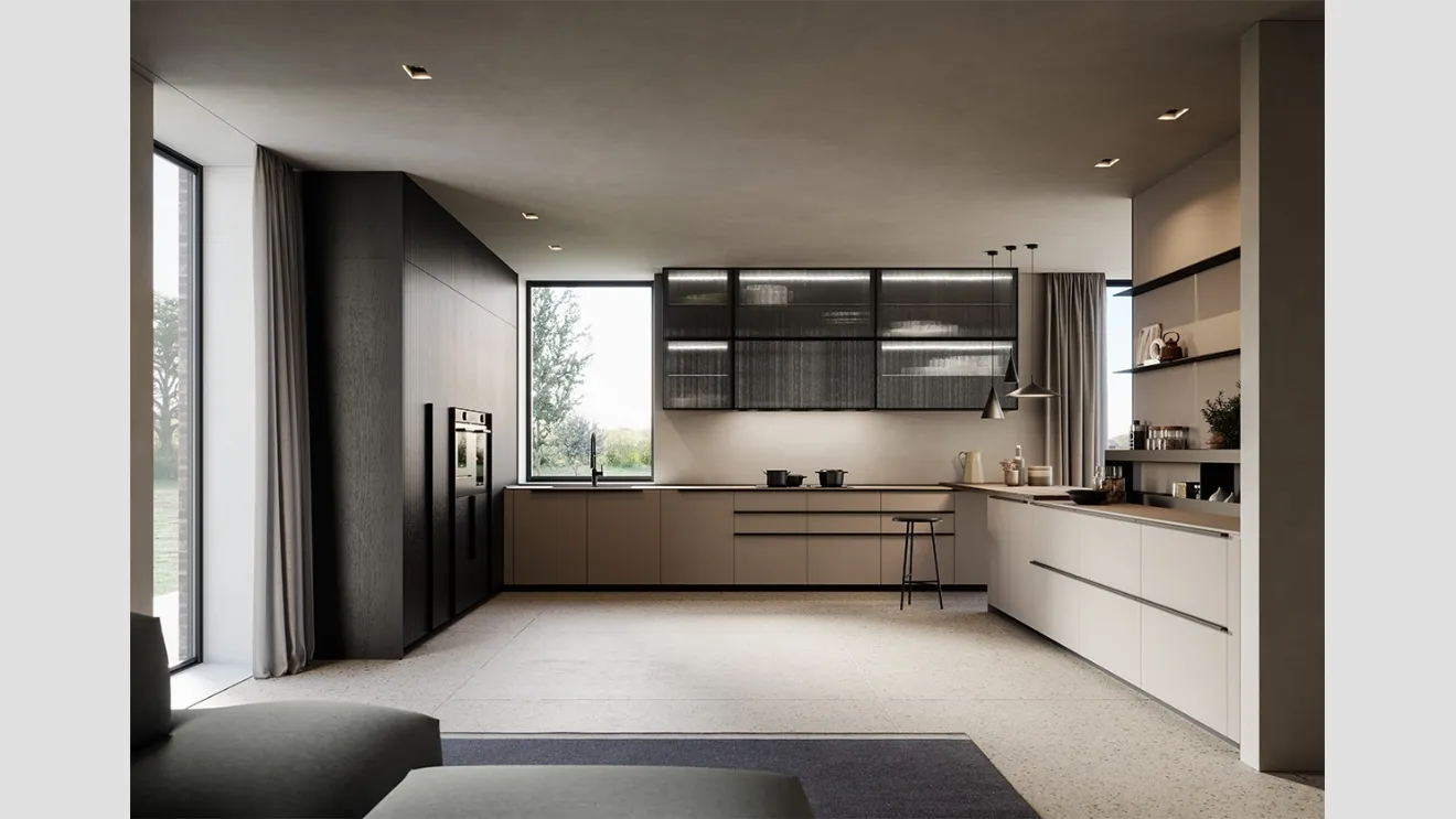 Cucina Moderna angolare Tratto 10 in Pet riciclato, boiserie in legno impiallacciato e pensili in vetro e alluminio di Arredo3